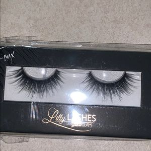 Lilly Lashes in style Tokyo. NIB, never used.